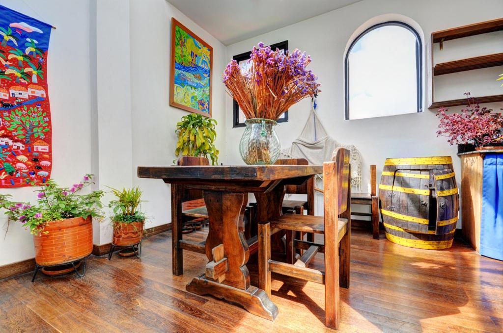 Bed&Breakfast Chorro De Quevedo Богота Номер фото