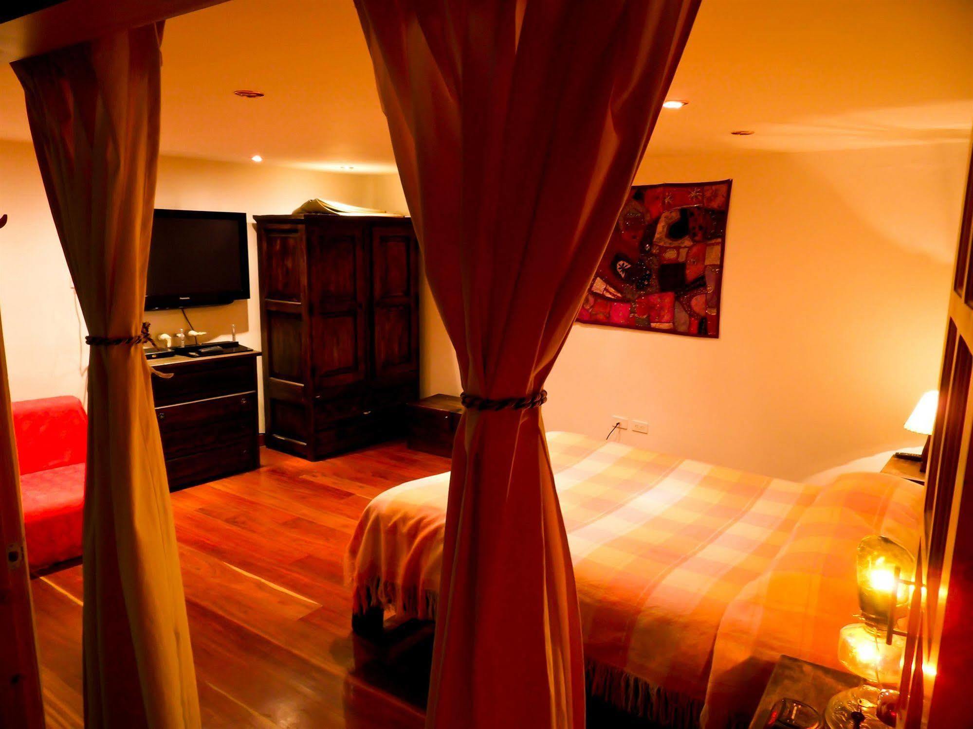 Bed&Breakfast Chorro De Quevedo Богота Экстерьер фото